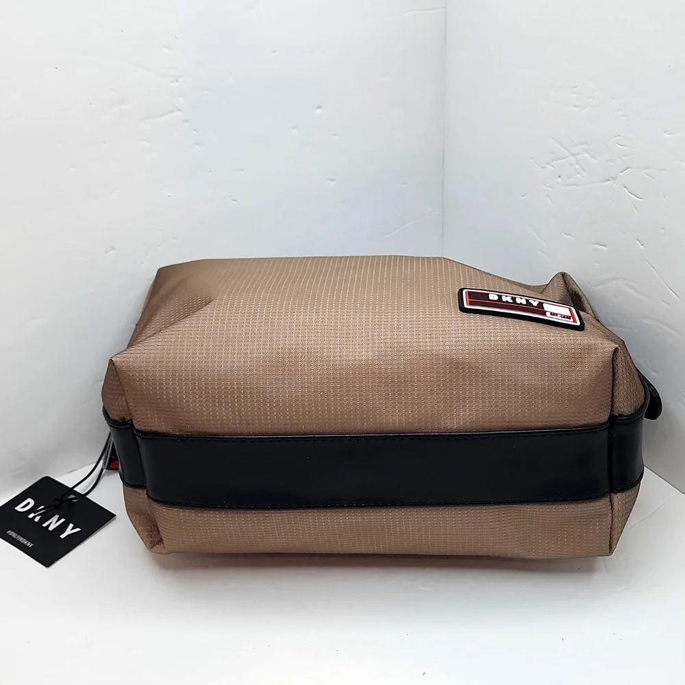 DKNY TOILETRY TRAVEL BAG